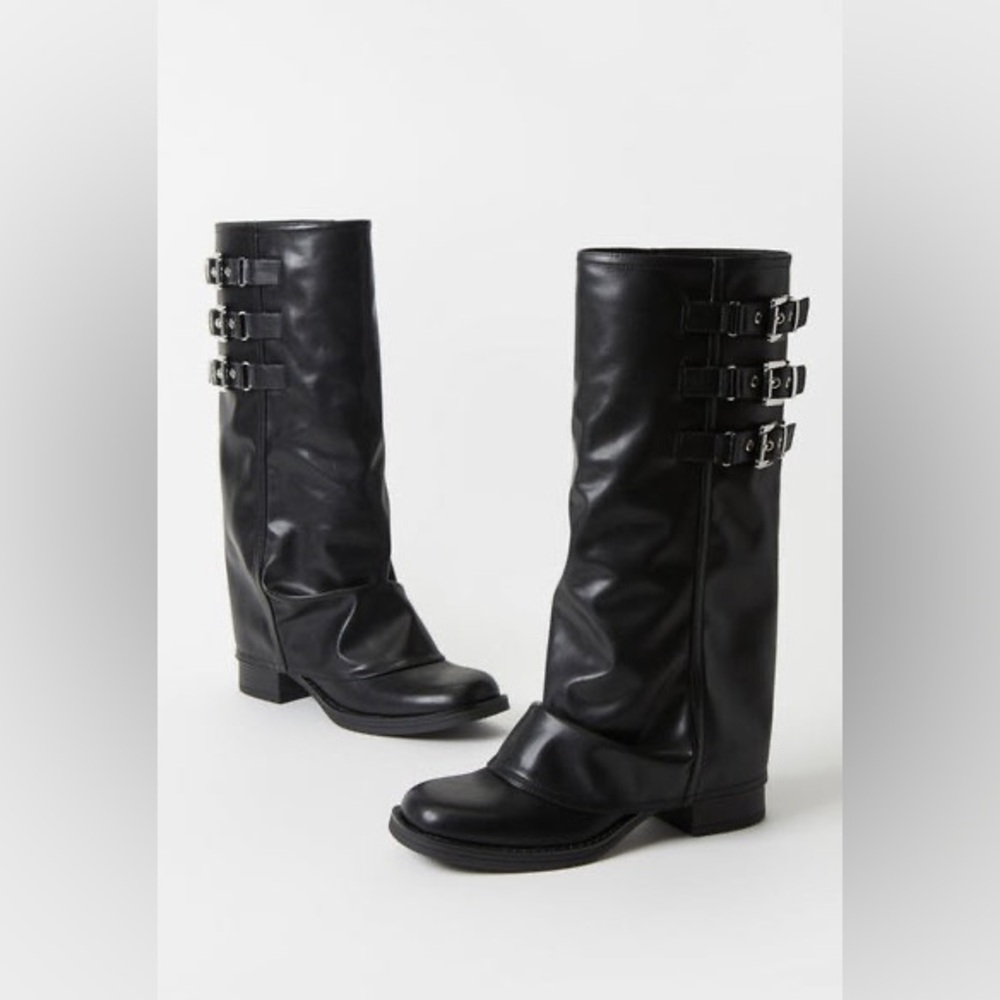 Shoedazzle Robbie Flat Boots in black new with box size 8